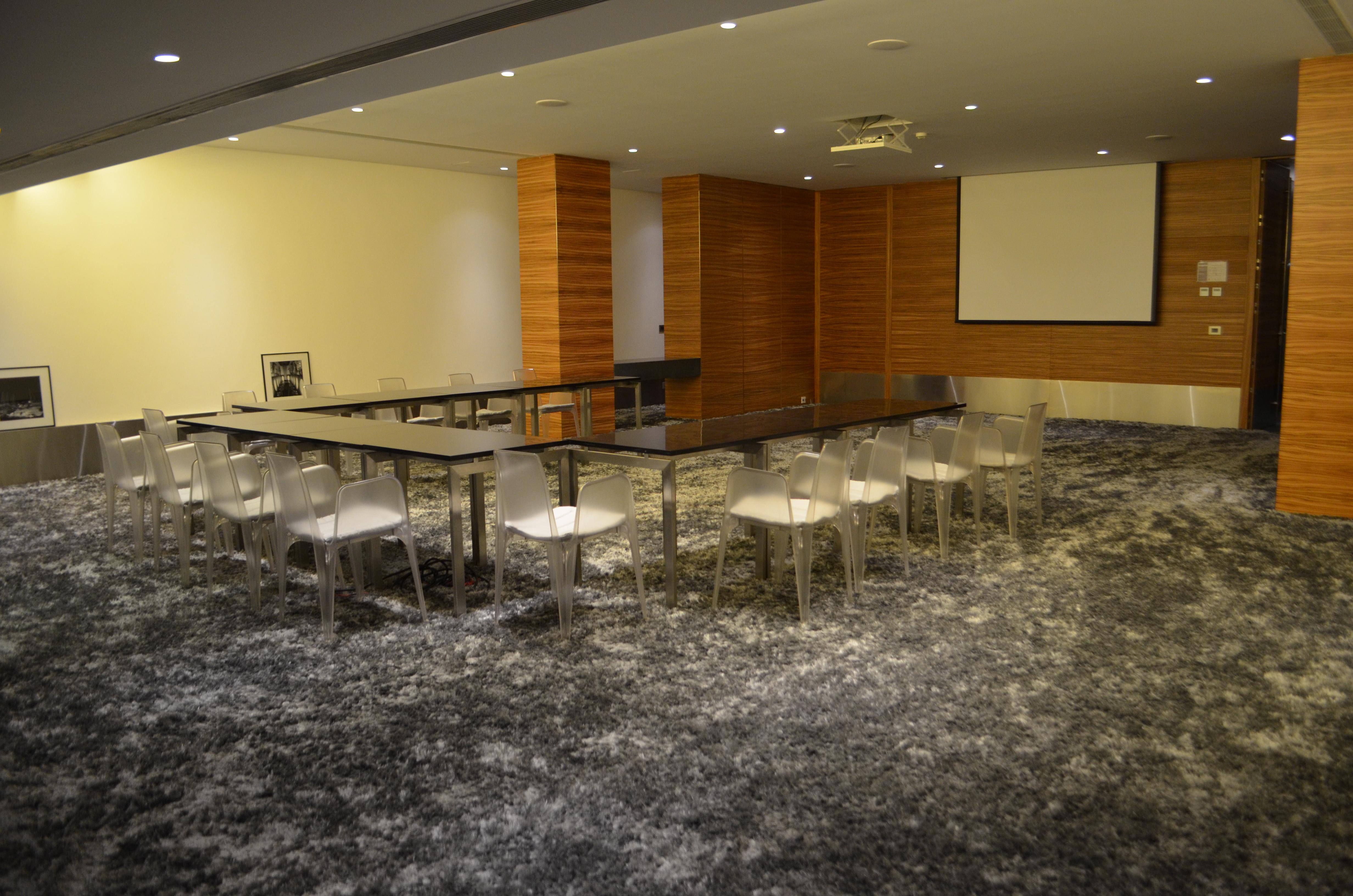 Warwick Stone 55 Hotel Beirut Exterior foto