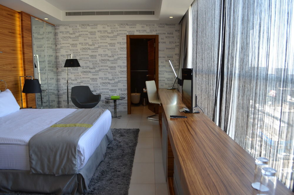 Warwick Stone 55 Hotel Beirut Exterior foto